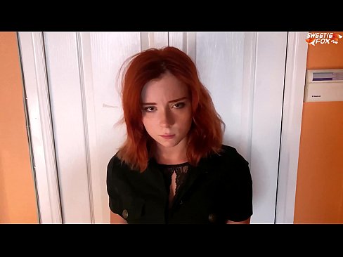 ❤️ Onye nche tara nwanyị mara mma ahụhụ maka ịkwatu ụlọ ahịa - Cum In Mouth ❌ Anal porn ❌️